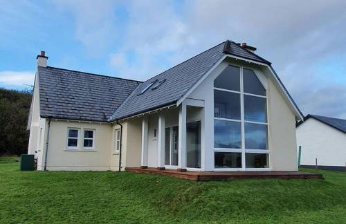 Otter House - Photo 1