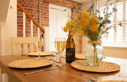 City to Country Retreat Luxury Cottage with Hot Tub - Foto 60