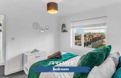 Tipton 3 Bedroom House Garden Sleeps 7 - JRR Stays - Foto 15