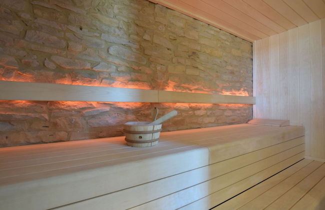 Group Villa With Pool & Sauna - Photo 28