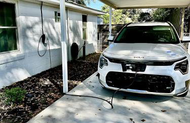 White Picket Fence - EV Charger! - Foto 32