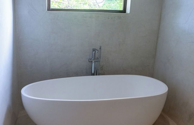 Solymar Staffed Beach Front Villa - Photo 72