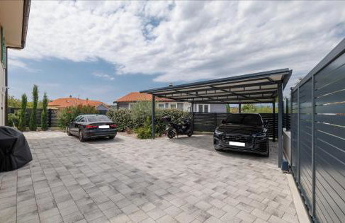 Lulani Soline Pool Apartment - Photo 13