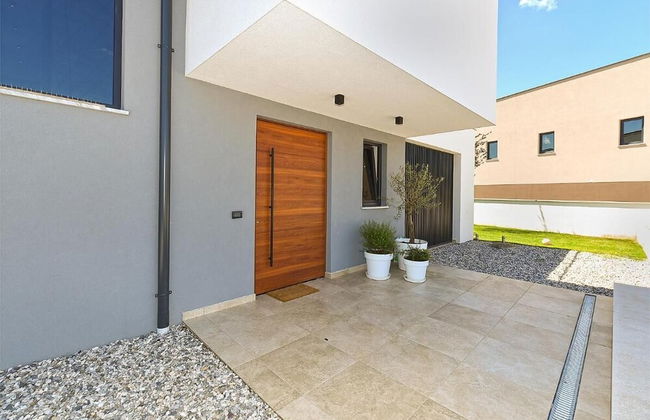 Spacious Villa With Pool and Garden in Stokovci - Foto 47