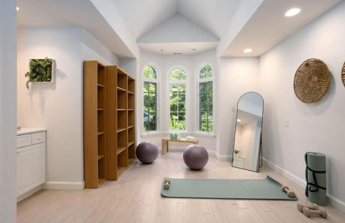 Cascadia Family Mansion, Hot Tub, Game Room, Gym! - Foto 26