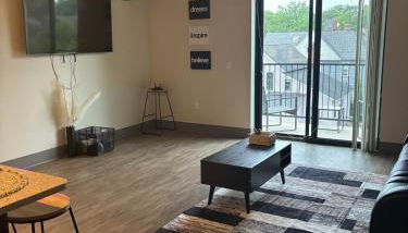NEW 1BR Luxury Condo Private Balcony 303 - Foto 2