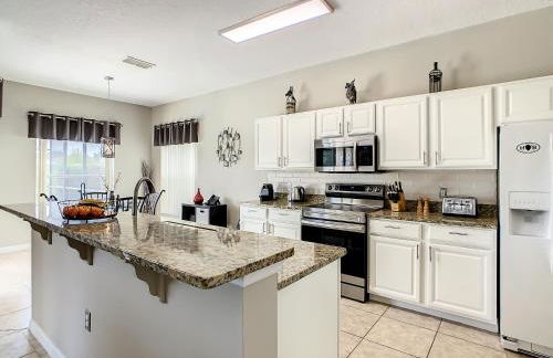 Extended Sun Deck with Private Pool in Gated Quiet Community - Foto 10