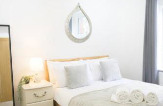 Silver Pines - 2BR - King Bed - 6 Guests - Wi-Fi - Free Parking - Foto 2