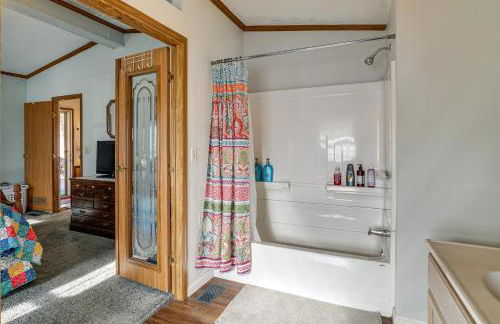 Pool, Large Porch! Country Home Near Roaring River - Foto 16