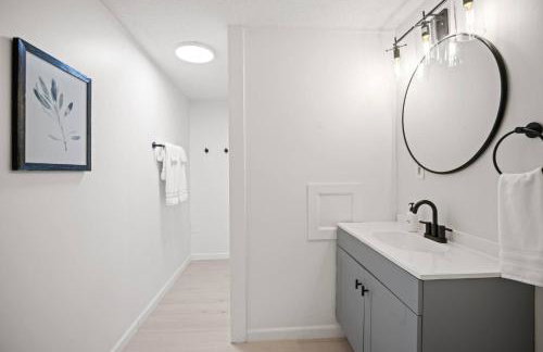 10min to NRG | Hot tub | Sauna | Firepit | 4br 3ba - Foto 32