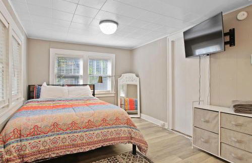 Bohemian Bungalow Pac-Man, walk downtown, pet friendly - Foto 45