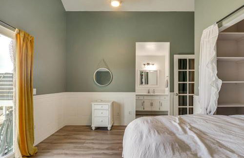 Modern Oceanside Living! Family Home with Workspace - Foto 17