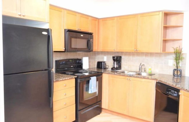 NAPA Furnished Suites Square One - Photo 11