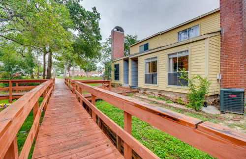 College Station Gem with Pool Access Near University - Foto 26