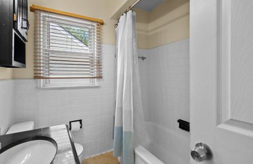 Game House in Royal Oak with Tiki Hut Dog Friendly - Foto 6