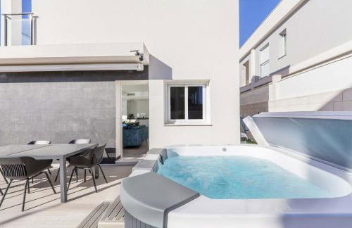 Casa Bos Dolpfin Wellness Luxury Entire Villa Pool & Jacuzzi Gran Alacant near Beach - Photo 9