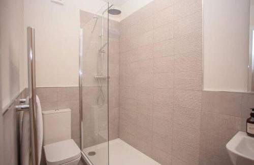 Stylish 2-Bed Apartment Near Glasgow Green - Foto 21