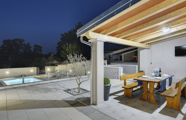 Detached House With Private Pool Near the Coast - Foto 22