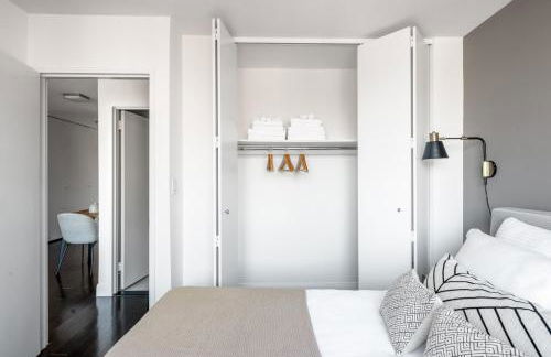 UES 1BR w Gym Doorman Stunning Roof NYC-505 - Foto 10