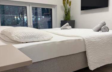 Modernes Ferienhaus am See mit Garten - Photo 28