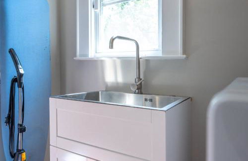 Stylish Durham Retreat - Walkable Sleeps 6 - Foto 33