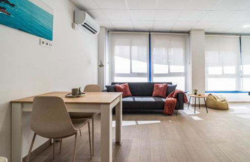 1 Bedroom Stunning Apartment In Grao De Castellon - Foto 1