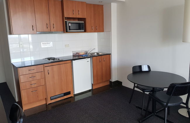 Parramatta Hotel in Mantra Building - Photo 9