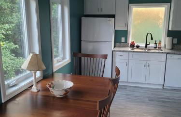 Robin's Nest 2BR at Duke Regional - Foto 2