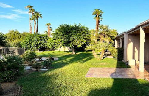 Cali Desert Life - Pool, Golf Cart, Tennis, Bikes - Foto 35