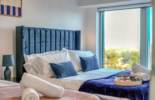 2-BR Near Salford Royal - City & Town Centre View - 1 Minute to Train & Tram Station - Sleeps 6 - Foto 65