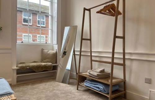 Spacious 2B Flat in Clement House - Photo 9