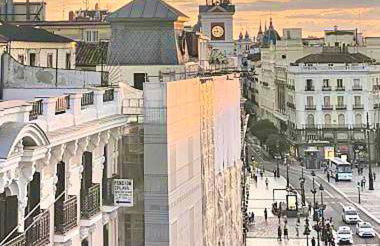 Piso Ático con Terraza y Jacuzzi con vistas a Sol en Madrid Centro - Foto 3