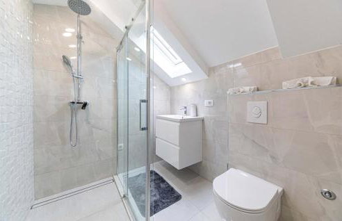 Awesome Home In Lecevica - Foto 42