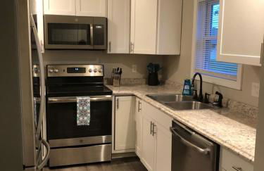 Spacious Home near Airport - Foto 10