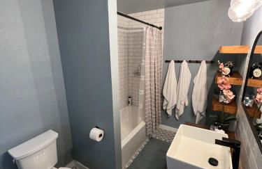 Downtown Williams, walk everywhere, remodeled - Photo 16