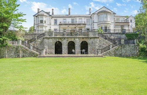 Apartment 14, Hazelwood Hall - Photo 13