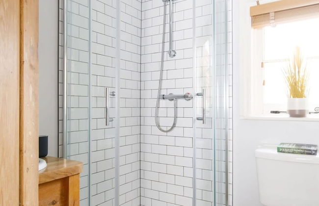 Charming 3bd Townhouse Right in the City Centre - Photo 21