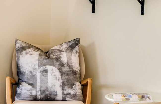 Charming Home With Mountain Views at Rivendell - Photo 18