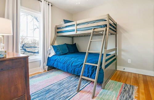 Family-friendly 4BR Near UNI for an Easy Group Stay - Foto 18