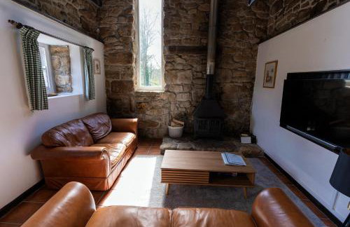 Beautiful Cornish barn in the stunning Lamorna valley with large garden - Photo 4
