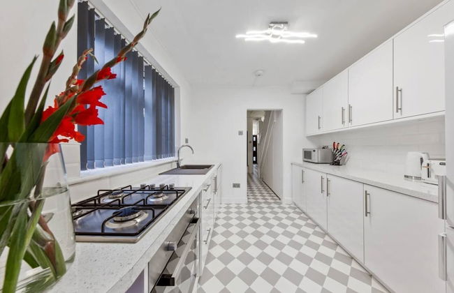 Home Away From Home With an Indoor Fireplace! - Foto 13