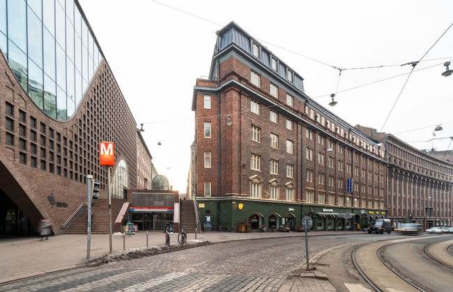 Bob W Kluuvi - Foto 1