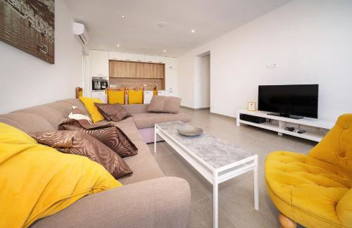 Apartment Juranić II with pool - Photo 12