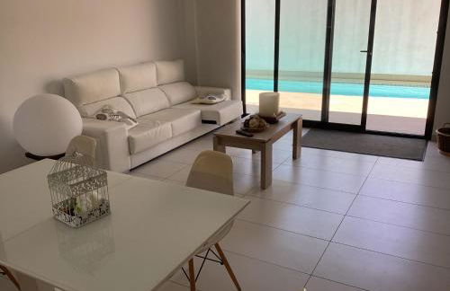 HouseSleeps6-Pool-Beach-Garden-Solarium-PetOK - Foto 25