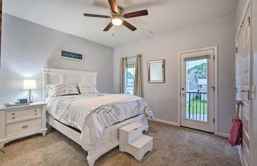 Modern PCB Home with Private Yard and Pool Access - Foto 23