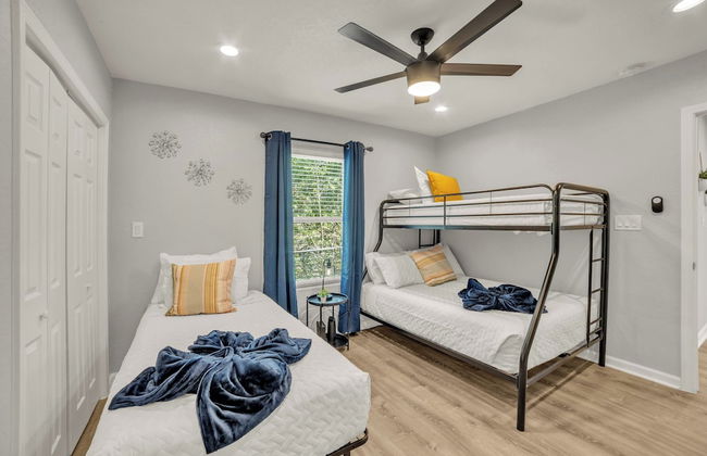 Spacious & Homey 4br/3ba W/amenities Near Downtown - Foto 4