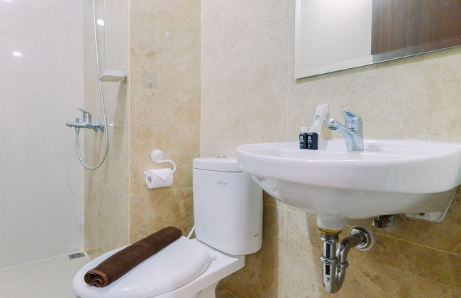 Great Location And Comfy 2Br Transpark Cibubur Apartment - Foto 16