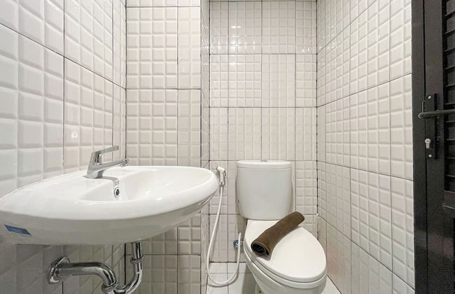 Modern Designed Studio At De Prima Apartment - Photo 12