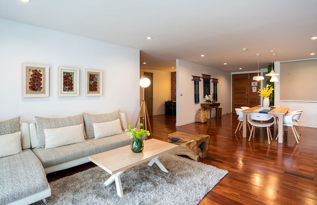 Benviar Tonson Residence - Photo 32