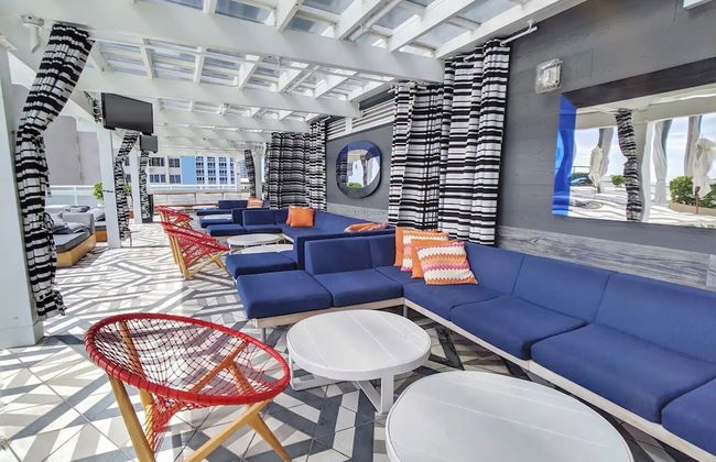 W Residences 2 Bedroom Suite 2 Condo by RedAwning - Photo 11